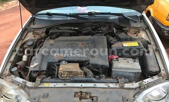 Sayi Na hannu Toyota Avensis Azurfa Mota in Yaounde a Babban Kamaru Sayi Na hannu Toyota Avensis Azurfa Mota in Yaounde a Babban Kamaru