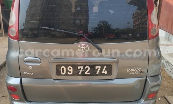 Sayi Na hannu Toyota Yaris Verso Azurfa Mota in Douala a Ƙasar Kamaru Sayi Na hannu Toyota Yaris Verso Azurfa Mota in Douala a Ƙasar Kamaru