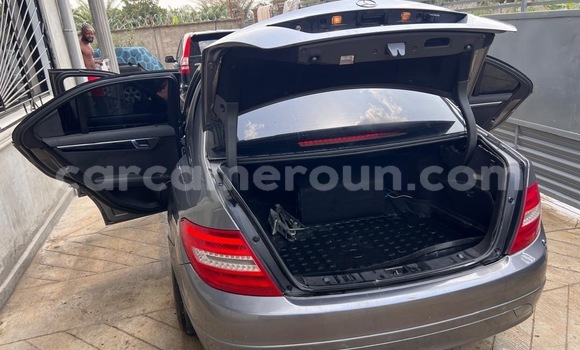 Sayi Na hannu Mercedes‒Benz C–Class Sauran Mota in Douala a Ƙasar Kamaru Sayi Na hannu Mercedes‒Benz C–Class Sauran Mota in Douala a Ƙasar Kamaru