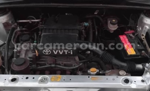 Sayi Na hannu Toyota Yaris Azurfa Mota in Douala a Ƙasar Kamaru Sayi Na hannu Toyota Yaris Azurfa Mota in Douala a Ƙasar Kamaru