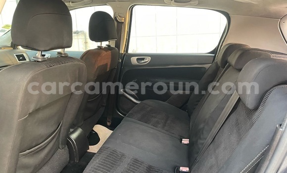 Sayi Na hannu Peugeot 308 Blue Mota in Douala a Ƙasar Kamaru Sayi Na hannu Peugeot 308 Blue Mota in Douala a Ƙasar Kamaru