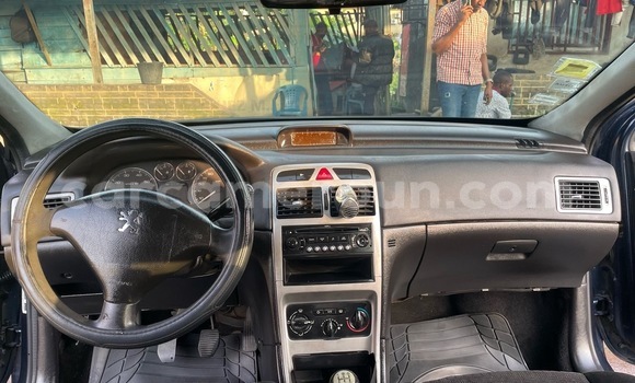 Sayi Na hannu Peugeot 308 Blue Mota in Douala a Ƙasar Kamaru Sayi Na hannu Peugeot 308 Blue Mota in Douala a Ƙasar Kamaru