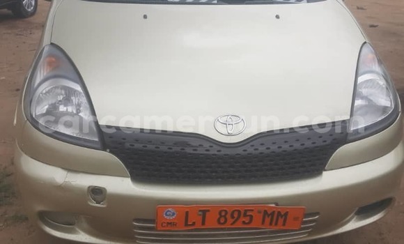 Sayi Na hannu Toyota Yaris Black Mota in Douala a Ƙasar Kamaru Sayi Na hannu Toyota Yaris Black Mota in Douala a Ƙasar Kamaru