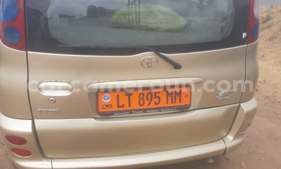 Sayi Na hannu Toyota Yaris Black Mota in Douala a Ƙasar Kamaru Sayi Na hannu Toyota Yaris Black Mota in Douala a Ƙasar Kamaru