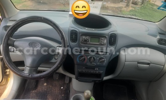 Sayi Na hannu Toyota Yaris Black Mota in Douala a Ƙasar Kamaru Sayi Na hannu Toyota Yaris Black Mota in Douala a Ƙasar Kamaru