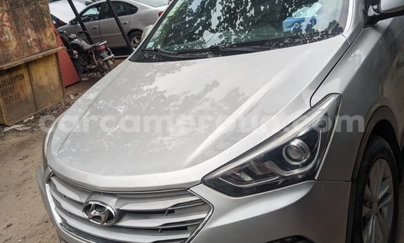 Sayi Na hannu Hyundai Santa Fe Azurfa Mota in Douala a Ƙasar Kamaru Sayi Na hannu Hyundai Santa Fe Azurfa Mota in Douala a Ƙasar Kamaru