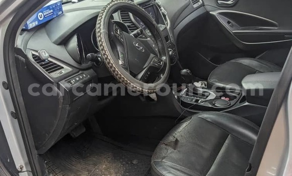 Sayi Na hannu Hyundai Santa Fe Azurfa Mota in Douala a Ƙasar Kamaru Sayi Na hannu Hyundai Santa Fe Azurfa Mota in Douala a Ƙasar Kamaru