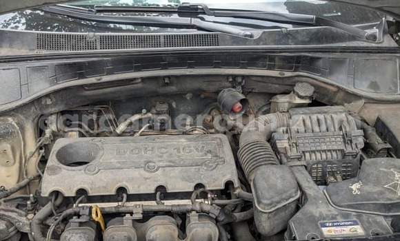 Sayi Na hannu Hyundai Santa Fe Azurfa Mota in Douala a Ƙasar Kamaru Sayi Na hannu Hyundai Santa Fe Azurfa Mota in Douala a Ƙasar Kamaru