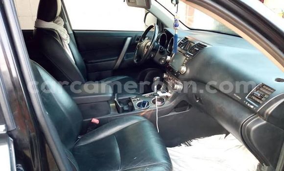 Acheter Occasion Voiture Toyota Highlander Noir à Yaoundé, Central Cameroon Acheter Occasion Voiture Toyota Highlander Noir à Yaoundé, Central Cameroon