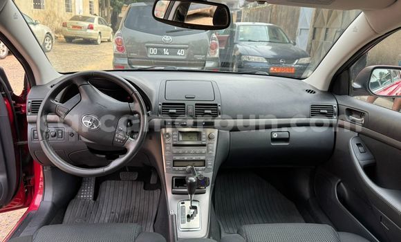 Sayi Na hannu Toyota Avensis Red Mota in Douala a Ƙasar Kamaru Sayi Na hannu Toyota Avensis Red Mota in Douala a Ƙasar Kamaru