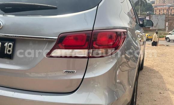 Sayi Na hannu Hyundai Santa Fe Azurfa Mota in Douala a Ƙasar Kamaru Sayi Na hannu Hyundai Santa Fe Azurfa Mota in Douala a Ƙasar Kamaru