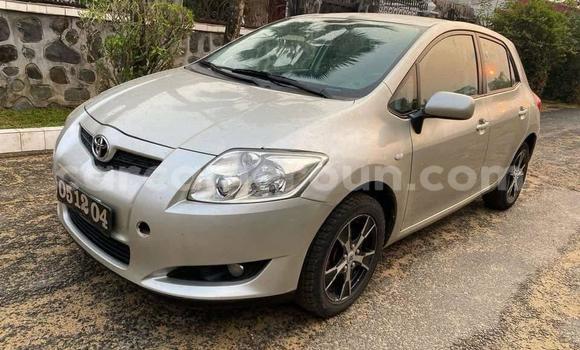 Sayi Na hannu Toyota Auris Azurfa Mota in Douala a Ƙasar Kamaru Sayi Na hannu Toyota Auris Azurfa Mota in Douala a Ƙasar Kamaru