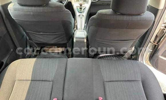 Sayi Na hannu Toyota Auris Azurfa Mota in Douala a Ƙasar Kamaru Sayi Na hannu Toyota Auris Azurfa Mota in Douala a Ƙasar Kamaru