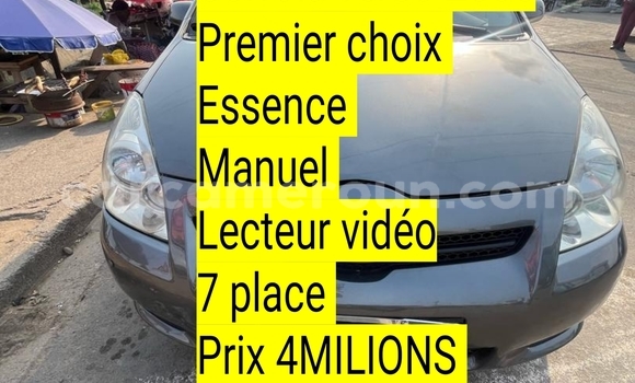 Sayi Na hannu Toyota Corolla Azurfa Mota in Douala a Ƙasar Kamaru Sayi Na hannu Toyota Corolla Azurfa Mota in Douala a Ƙasar Kamaru