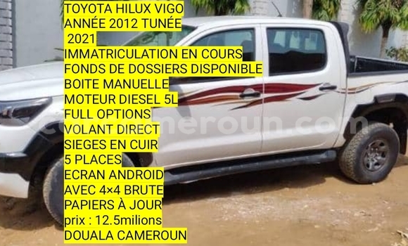 Sayi Na hannu Toyota Corolla Azurfa Mota in Douala a Ƙasar Kamaru Sayi Na hannu Toyota Corolla Azurfa Mota in Douala a Ƙasar Kamaru