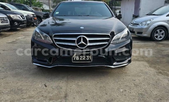 Acheter Import Voiture Mercedes‒Benz E–Class Noir à Douala, Littoral Cameroon