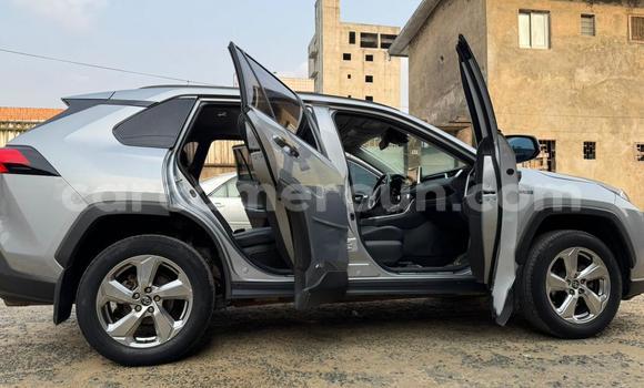 Sayi Na hannu Toyota RAV4 Sauran Mota in Douala a Ƙasar Kamaru Sayi Na hannu Toyota RAV4 Sauran Mota in Douala a Ƙasar Kamaru