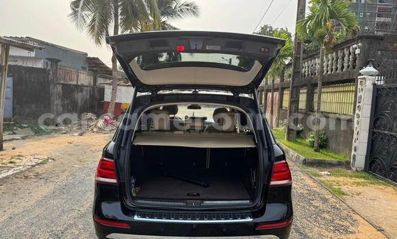 Sayi Na hannu Mercedes‒Benz GLE Black Mota in Douala a Ƙasar Kamaru Sayi Na hannu Mercedes‒Benz GLE Black Mota in Douala a Ƙasar Kamaru