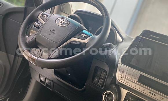 Sayi Na hannu Toyota Land Cruiser Prado Black Mota in Douala a Ƙasar Kamaru Sayi Na hannu Toyota Land Cruiser Prado Black Mota in Douala a Ƙasar Kamaru
