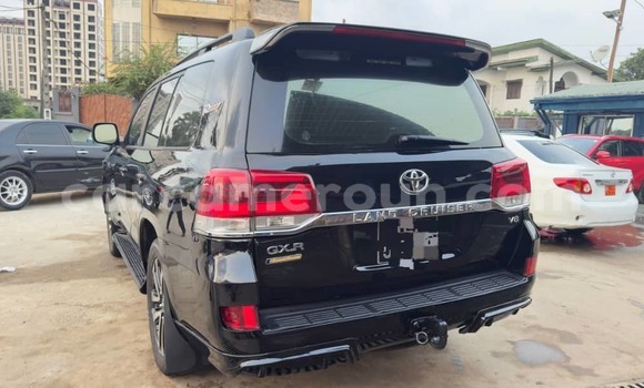 Sayi Na hannu Toyota Land Cruiser Prado Black Mota in Douala a Ƙasar Kamaru Sayi Na hannu Toyota Land Cruiser Prado Black Mota in Douala a Ƙasar Kamaru