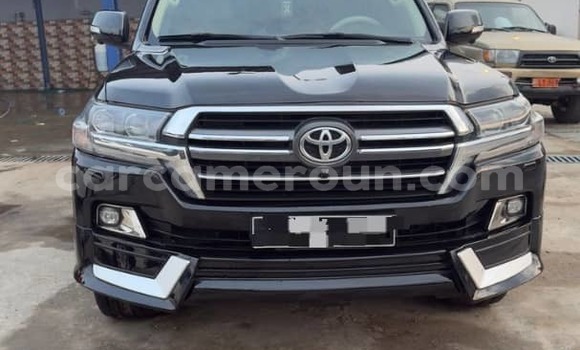 Sayi Na hannu Toyota Land Cruiser Prado Black Mota in Douala a Ƙasar Kamaru Sayi Na hannu Toyota Land Cruiser Prado Black Mota in Douala a Ƙasar Kamaru