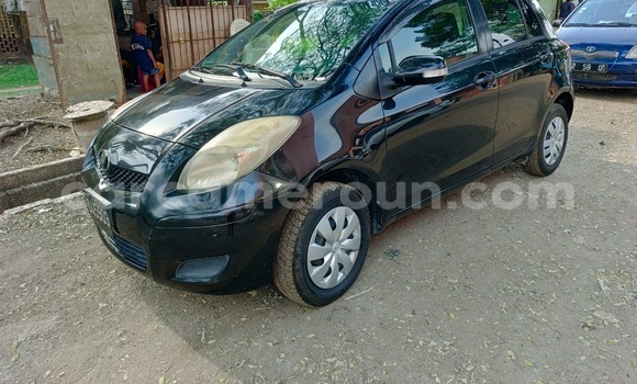 Buy Used Toyota Vitz Black Car in Douala in Littoral Cameroon