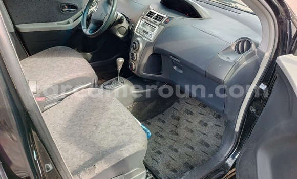 Sayi Na hannu Toyota Vitz Black Mota in Douala a Ƙasar Kamaru Sayi Na hannu Toyota Vitz Black Mota in Douala a Ƙasar Kamaru