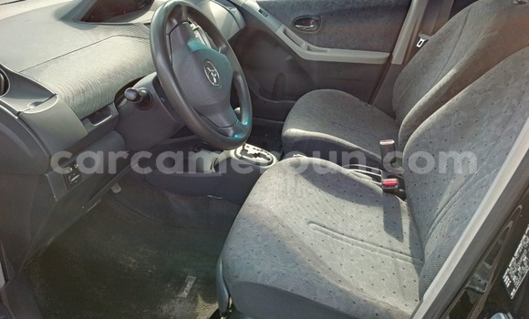 Sayi Na hannu Toyota Vitz Black Mota in Douala a Ƙasar Kamaru Sayi Na hannu Toyota Vitz Black Mota in Douala a Ƙasar Kamaru