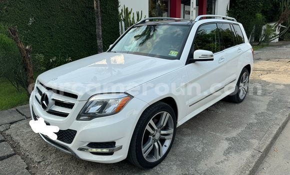 Buy Used Mercedes‒Benz GLA-klasse White Car in Douala in Littoral Cameroon