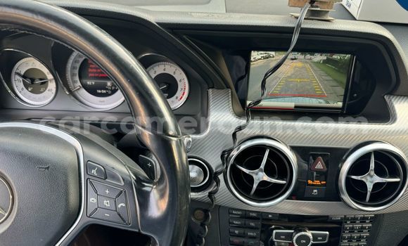 Sayi Na hannu Mercedes‒Benz GLA-klasse White Mota in Douala a Ƙasar Kamaru Sayi Na hannu Mercedes‒Benz GLA-klasse White Mota in Douala a Ƙasar Kamaru