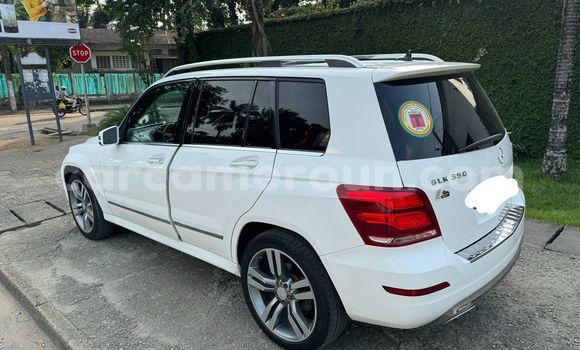 Sayi Na hannu Mercedes‒Benz GLA-klasse White Mota in Douala a Ƙasar Kamaru Sayi Na hannu Mercedes‒Benz GLA-klasse White Mota in Douala a Ƙasar Kamaru