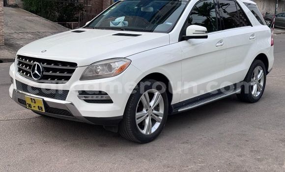 Sayi Na hannu Mercedes‒Benz ML–Class White Mota in Douala a Ƙasar Kamaru Sayi Na hannu Mercedes‒Benz ML–Class White Mota in Douala a Ƙasar Kamaru