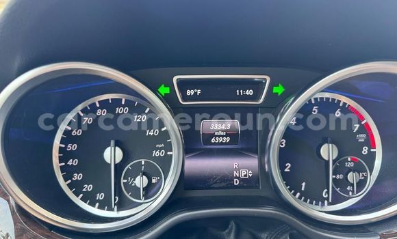 Sayi Na hannu Mercedes‒Benz ML–Class White Mota in Douala a Ƙasar Kamaru Sayi Na hannu Mercedes‒Benz ML–Class White Mota in Douala a Ƙasar Kamaru