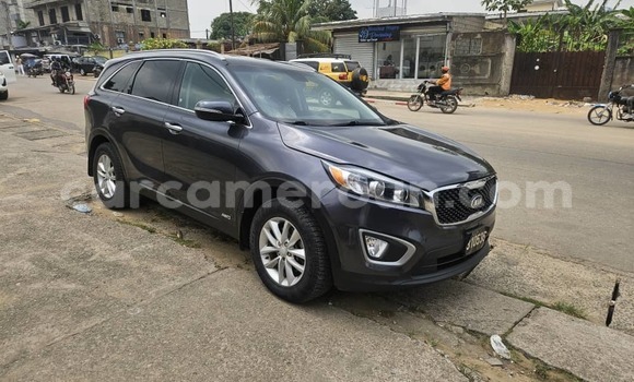 Sayi Imported Kia Sorento Azurfa Mota in Douala a Ƙasar Kamaru Sayi Imported Kia Sorento Azurfa Mota in Douala a Ƙasar Kamaru