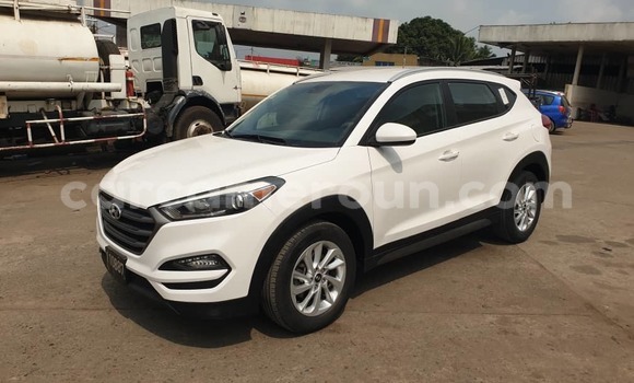 Sayi Na hannu Hyundai Tucson White Mota in Douala a Ƙasar Kamaru Sayi Na hannu Hyundai Tucson White Mota in Douala a Ƙasar Kamaru
