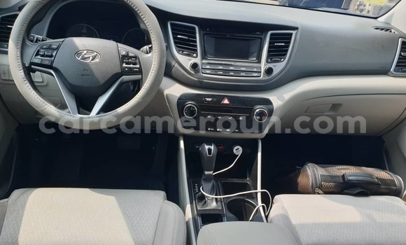 Sayi Na hannu Hyundai Tucson White Mota in Douala a Ƙasar Kamaru Sayi Na hannu Hyundai Tucson White Mota in Douala a Ƙasar Kamaru