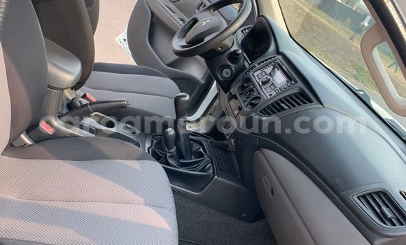 Acheter Occasion Voiture Mitsubishi L200 Blanc à Douala, Littoral Cameroon Acheter Occasion Voiture Mitsubishi L200 Blanc à Douala, Littoral Cameroon