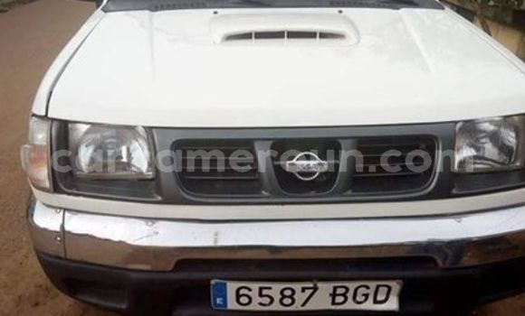 Acheter Occasion Voiture Nissan Navara Blanc à Yaoundé, Central Cameroon Acheter Occasion Voiture Nissan Navara Blanc à Yaoundé, Central Cameroon