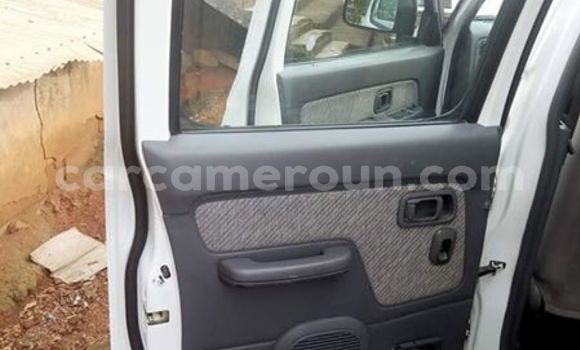 Acheter Occasion Voiture Nissan Navara Blanc à Yaoundé, Central Cameroon Acheter Occasion Voiture Nissan Navara Blanc à Yaoundé, Central Cameroon