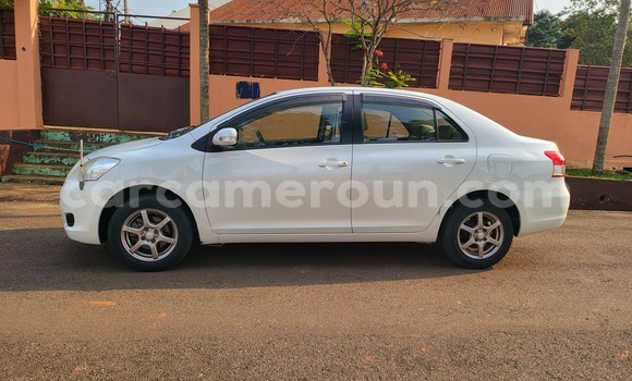 Sayi Sabo Toyota Yaris Ativ White Mota in Yaounde a Babban Kamaru