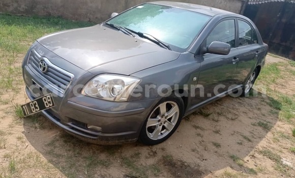 Sayi Imported Toyota Avensis Sauran Mota in Douala a Ƙasar Kamaru