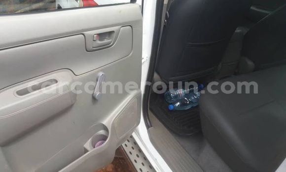 Acheter Occasion Voiture Toyota Hilux Blanc à Yaoundé, Central Cameroon Acheter Occasion Voiture Toyota Hilux Blanc à Yaoundé, Central Cameroon