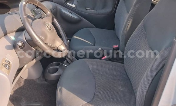 Acheter Occasion Voiture Toyota Yaris Bleu à Douala, Littoral Cameroon Acheter Occasion Voiture Toyota Yaris Bleu à Douala, Littoral Cameroon