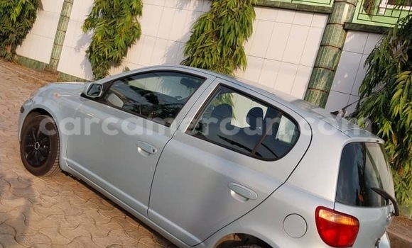 Acheter Occasion Voiture Toyota Yaris Bleu à Douala, Littoral Cameroon Acheter Occasion Voiture Toyota Yaris Bleu à Douala, Littoral Cameroon