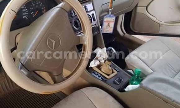 Acheter Occasion Voiture Mercedes‒Benz C–Class Noir à Yaoundé, Central Cameroon Acheter Occasion Voiture Mercedes‒Benz C–Class Noir à Yaoundé, Central Cameroon