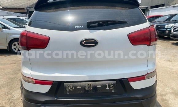 Sayi Imported Kia Sportage White Mota in Douala a Ƙasar Kamaru Sayi Imported Kia Sportage White Mota in Douala a Ƙasar Kamaru