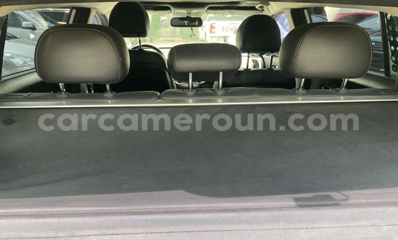 Sayi Imported Kia Sportage White Mota in Douala a Ƙasar Kamaru Sayi Imported Kia Sportage White Mota in Douala a Ƙasar Kamaru