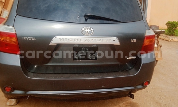 Acheter Occasion Voiture Toyota Highlander Marron à Yaoundé, Central Cameroon Acheter Occasion Voiture Toyota Highlander Marron à Yaoundé, Central Cameroon