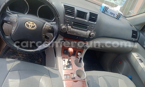 Acheter Occasion Voiture Toyota Highlander Marron à Yaoundé, Central Cameroon Acheter Occasion Voiture Toyota Highlander Marron à Yaoundé, Central Cameroon