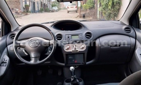 Acheter Occasion Voiture Toyota Yaris Bleu à Douala, Littoral Cameroon Acheter Occasion Voiture Toyota Yaris Bleu à Douala, Littoral Cameroon